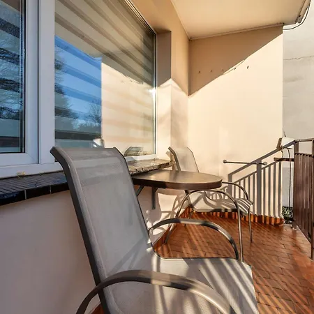 W Gdyni Z Ogrodkiem I 2 Sypialniami By Renters Apartmán