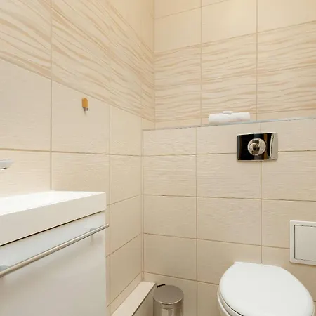 W Gdyni Z Ogrodkiem I 2 Sypialniami By Renters Apartmán Gdyně