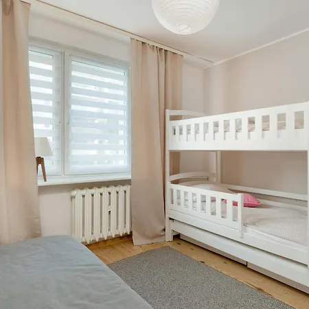 W Gdyni Z Ogrodkiem I 2 Sypialniami By Rent Like *