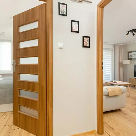 W Gdyni Z Ogrodkiem I 2 Sypialniami By Rent Like