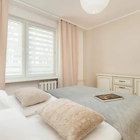 Apartmán W Gdyni Z Ogrodkiem I 2 Sypialniami By Renters *