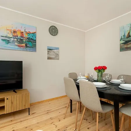 W Gdyni Z Ogrodkiem I 2 Sypialniami By Renters *