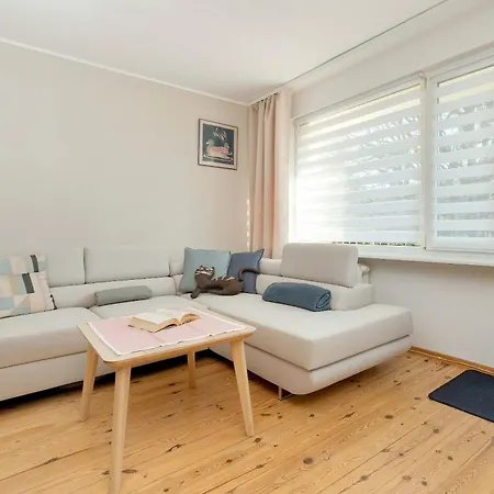W Gdyni Z Ogrodkiem I 2 Sypialniami By Renters Gdyně