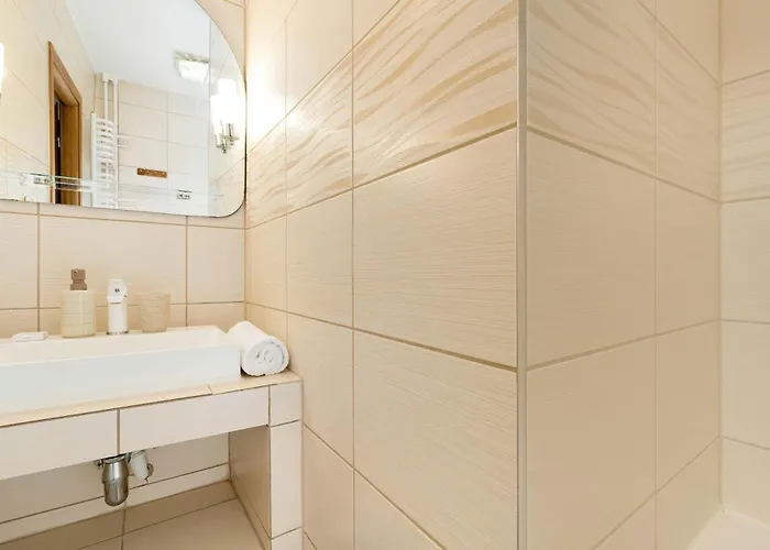 W Gdyni Z Ogrodkiem I 2 Sypialniami By Rent Like Апартаменты *