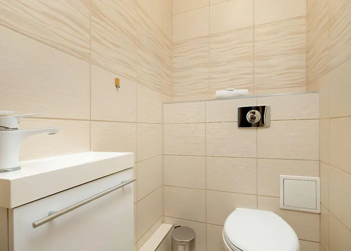 W Gdyni Z Ogrodkiem I 2 Sypialniami By Rent Like Апартаменты Гдыня