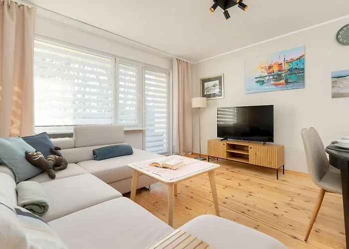 W Gdyni Z Ogrodkiem I 2 Sypialniami By Rent Like