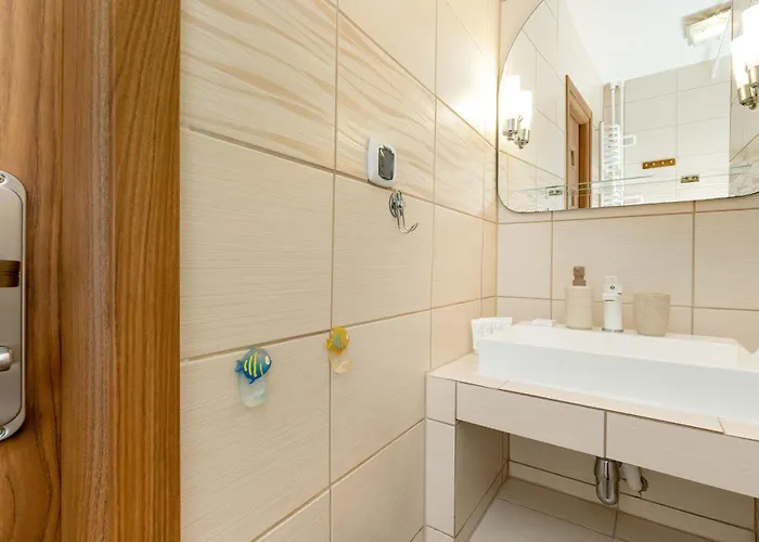 W Gdyni Z Ogrodkiem I 2 Sypialniami By Rent Like Апартаменты *